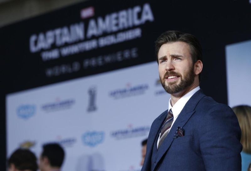 Chris Evans poses at the premiere of "Captain America: The Winter Soldier" (Reuters File Photo)